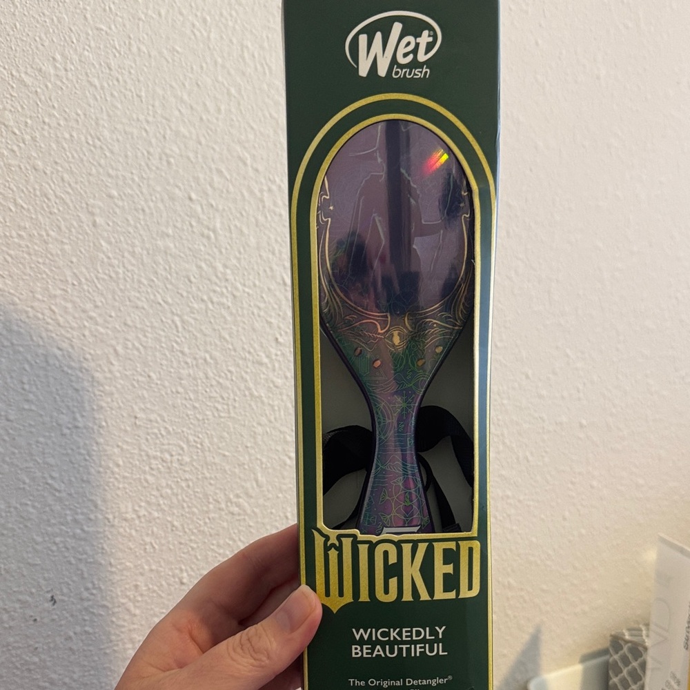 Wet Brush & Black Bow Wicked Iridescent Detangler - Purple/Green NWT